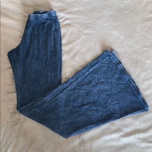 Small Boutique Bell Bottom Elastic Jeans